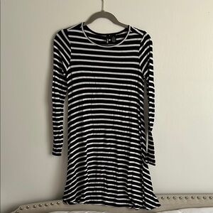 Black & White Striped Long Sleeve Loose Dress